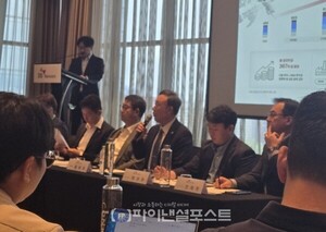 [특징주] 항재밍 기업 <b>덕산넵코어스</b>…상장 첫날 장중 최고 공모가 대비...