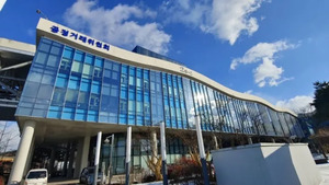 공정위, BS 계열사 70억 부당지원 제재 착수..."2세 회사에 헐값 매각"